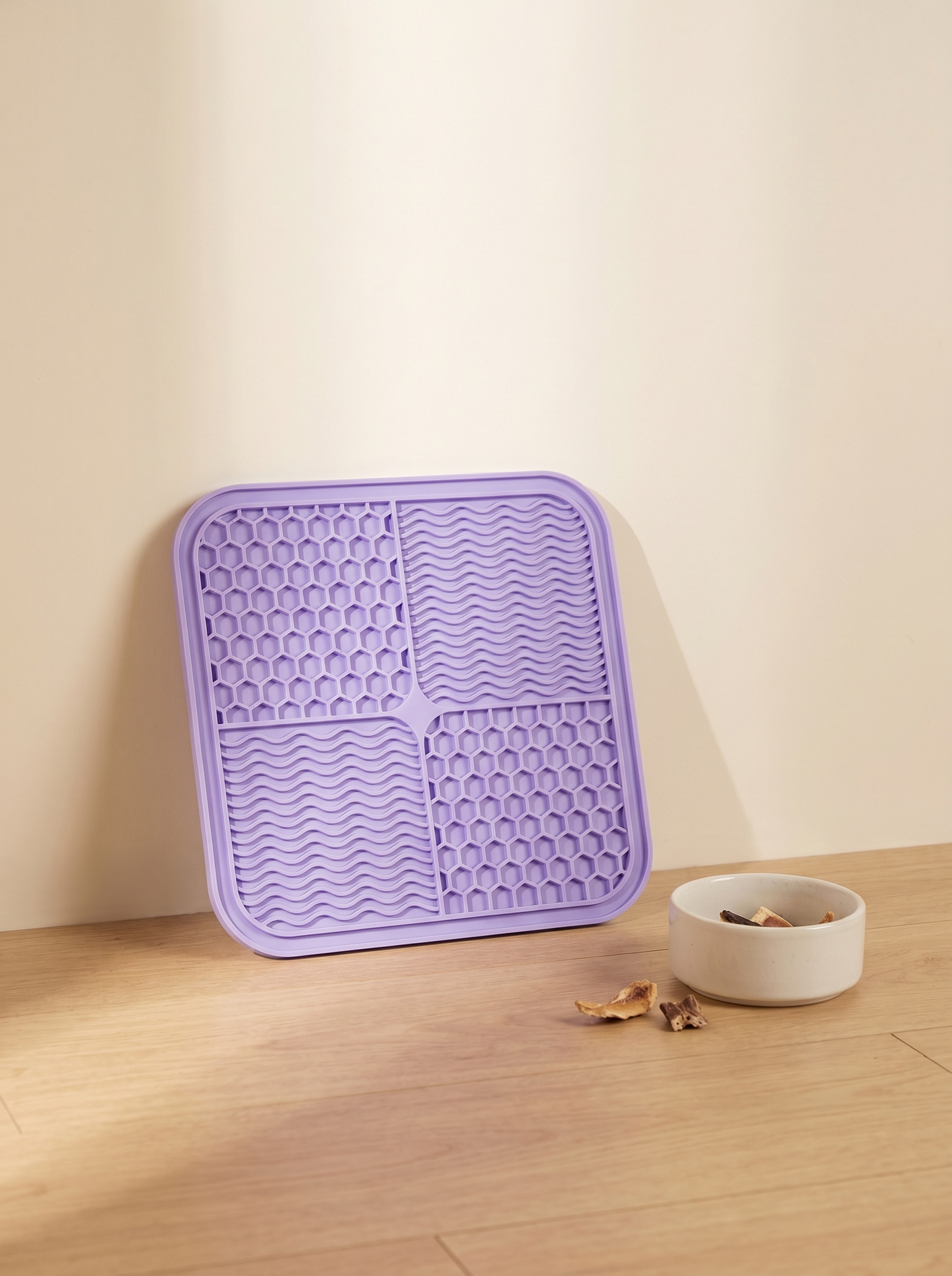 NOORYN lavender silicone licking mat, premium product photograph