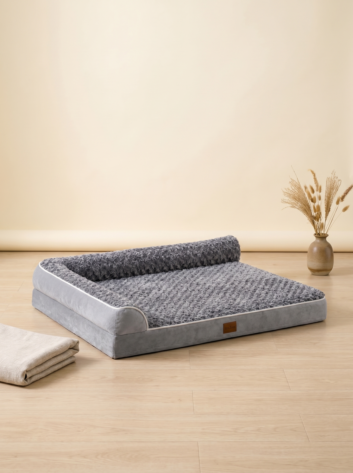NOORYN Orthocloud dog lounge, premium product photograph